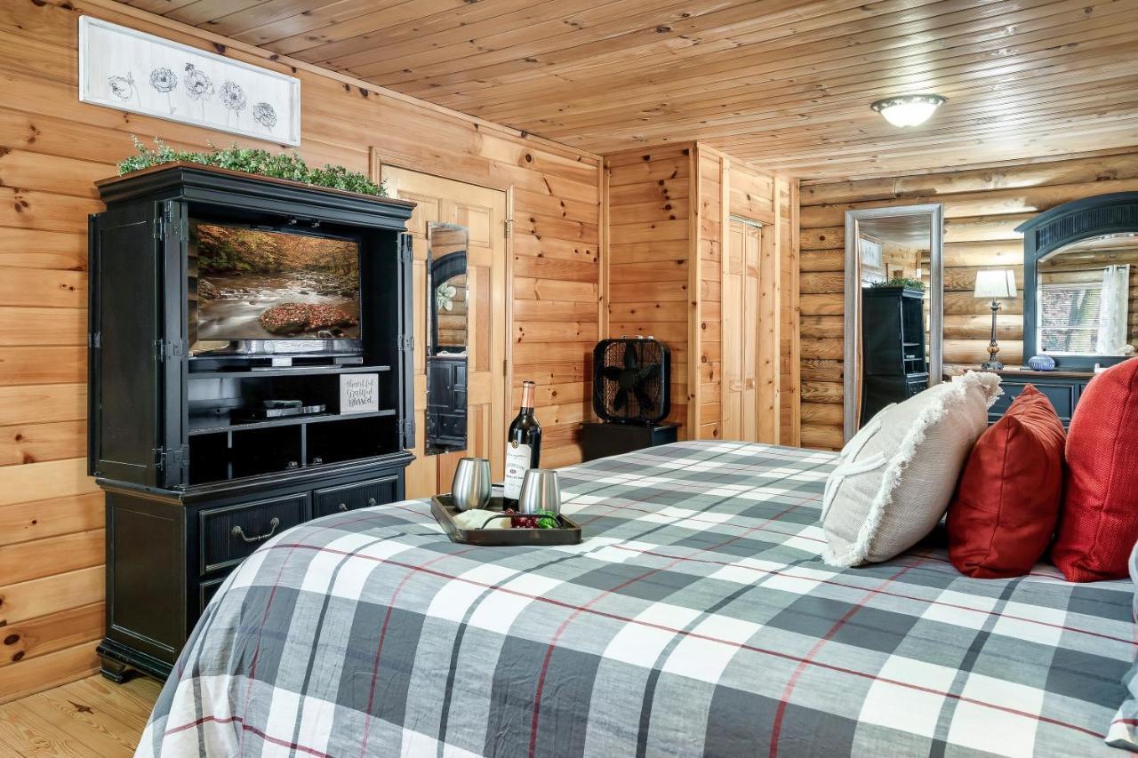 Bear Nakid Villa Pigeon Forge Luaran gambar